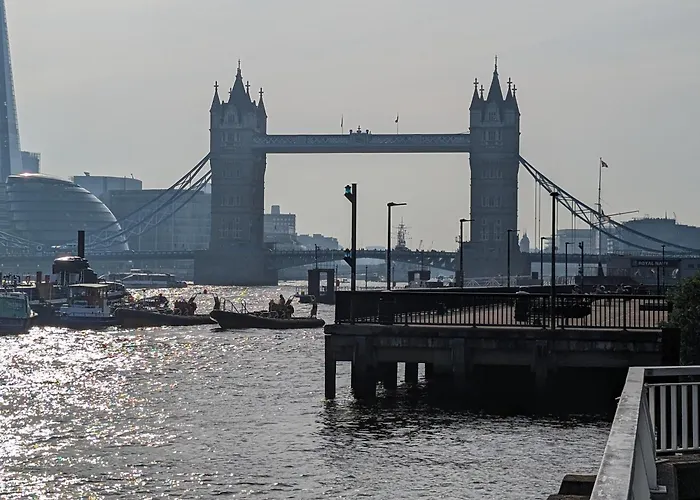 Tobacco Docks & St Katherine'S Rooms Londres
